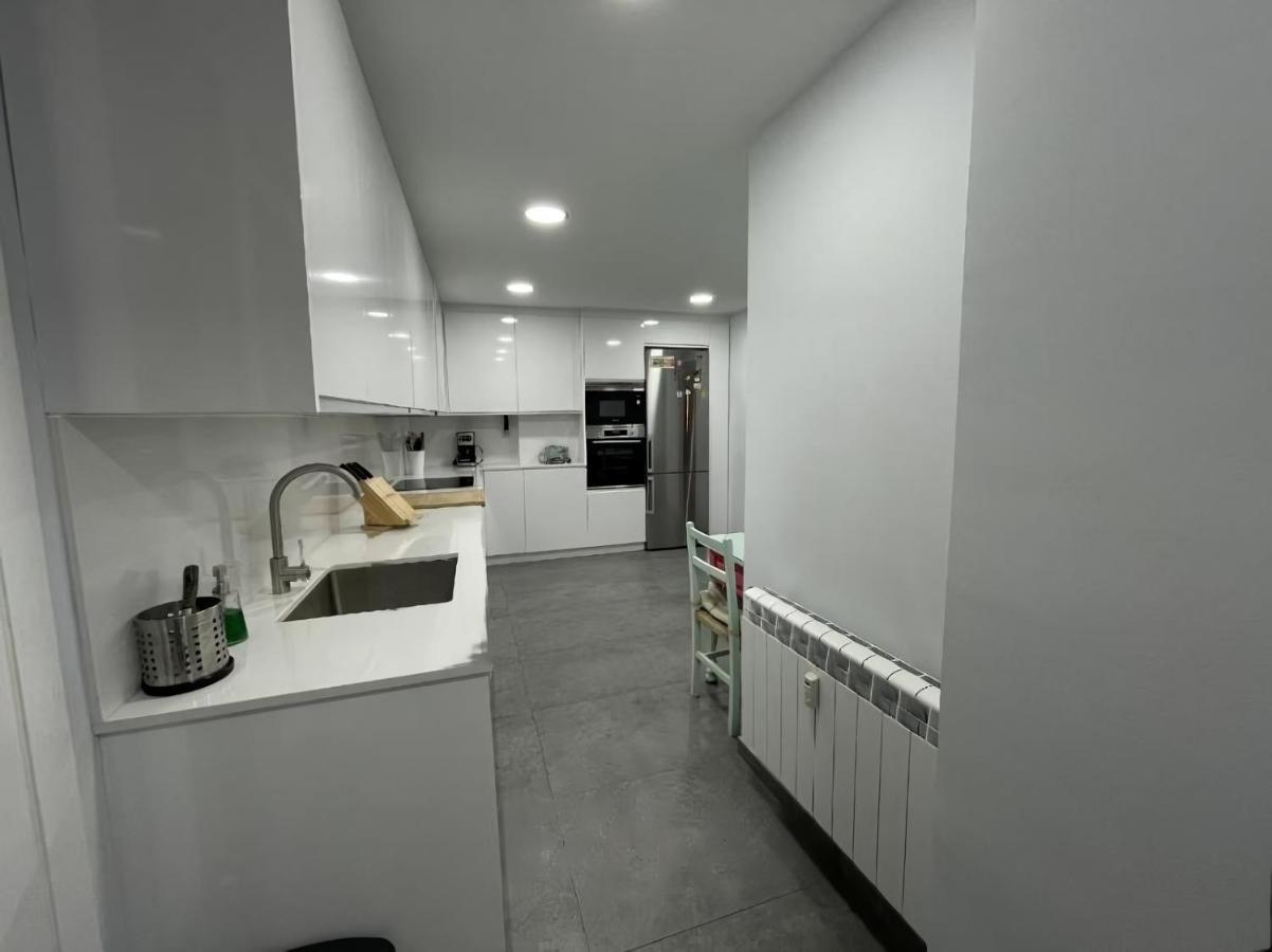 Amplio Y Moderno Piso De 4 Habitaciones Y Terraza Pontevedra Exterior photo