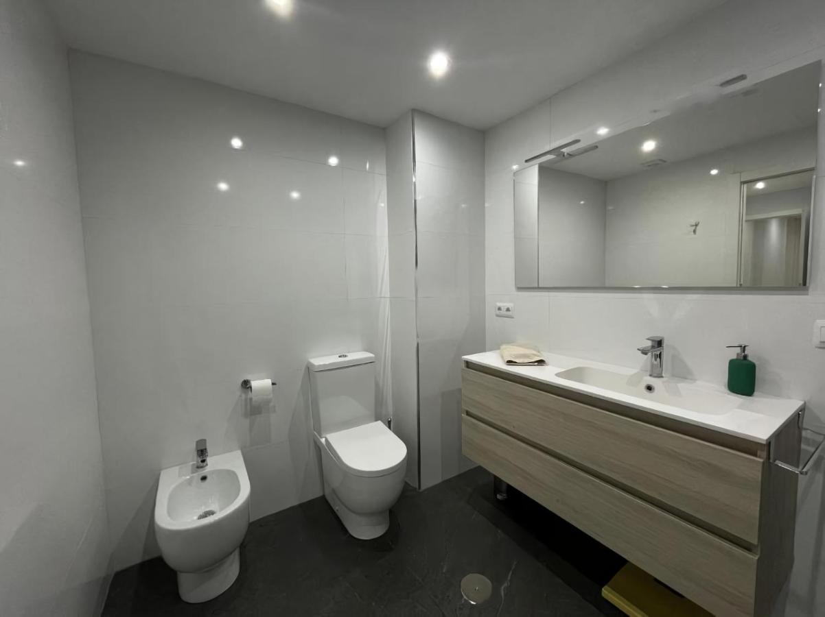 Amplio Y Moderno Piso De 4 Habitaciones Y Terraza Pontevedra Exterior photo
